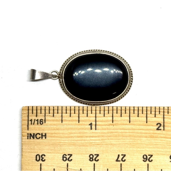 Vintage Victorian Hand Made Black Onyx / Jet Sterling Silver Mourning Pendant - Picture 5 of 8